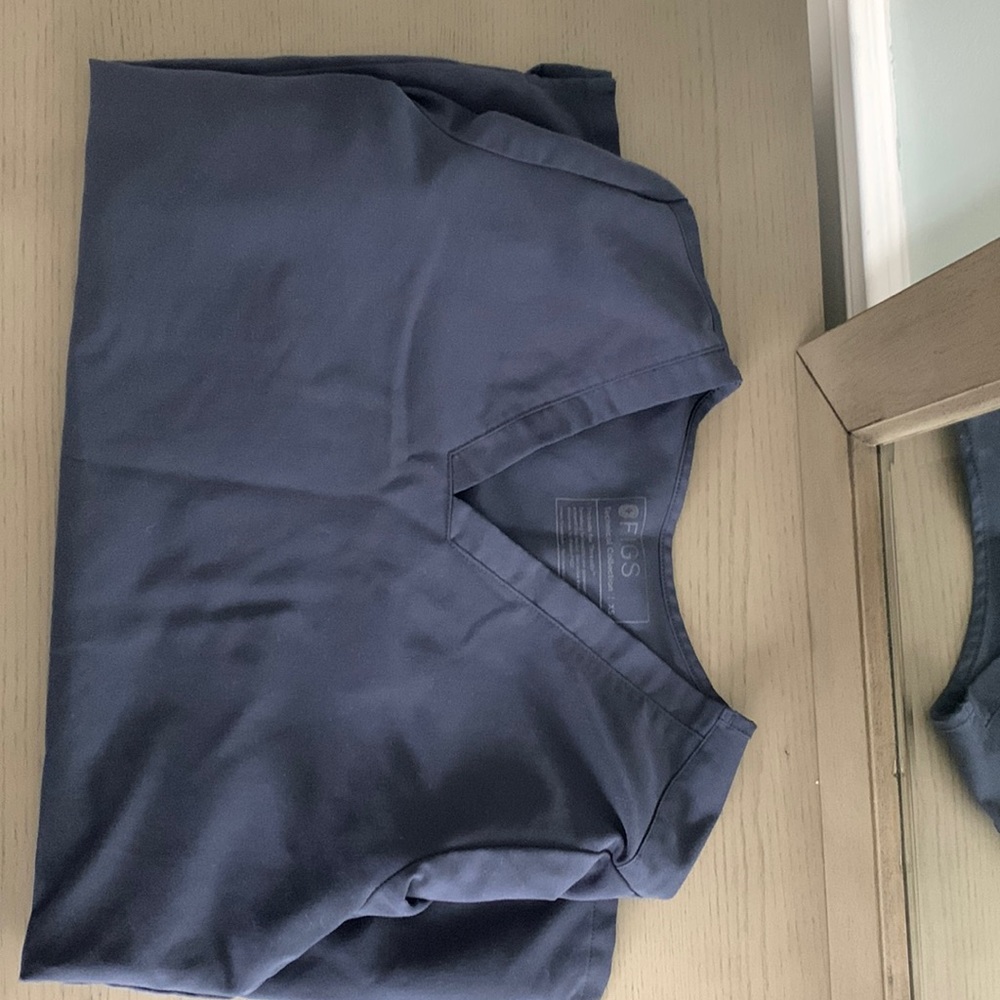Women’s scrubs